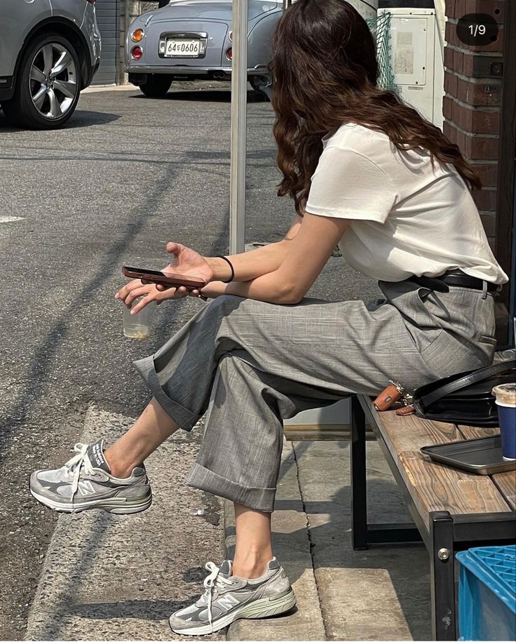 Normcore и fashion NPC. Почему не привлекать внимание — это новый тренд?