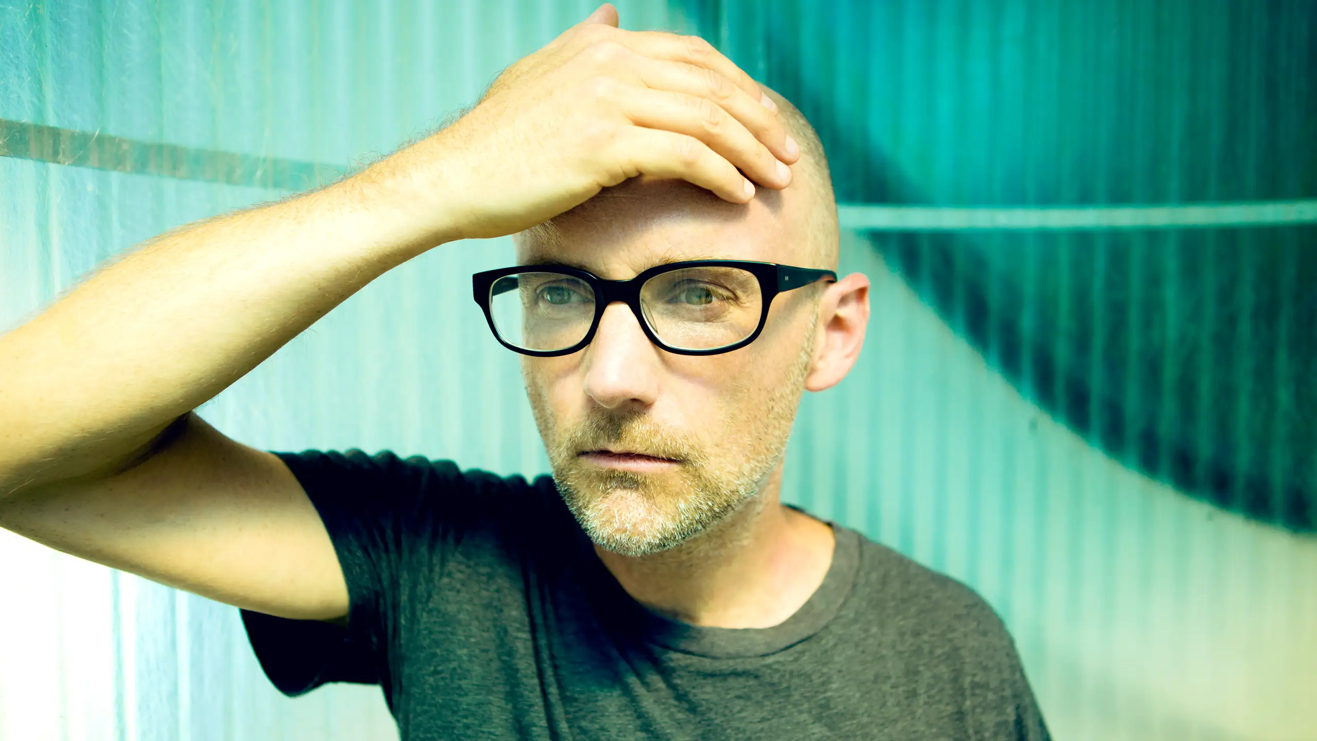 Moby выложил в открытый доступ свои работы