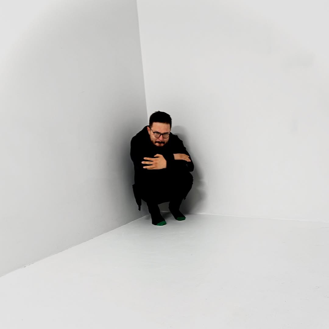 Комика из Семея наказали за шутки: ему дали пять суток ареста