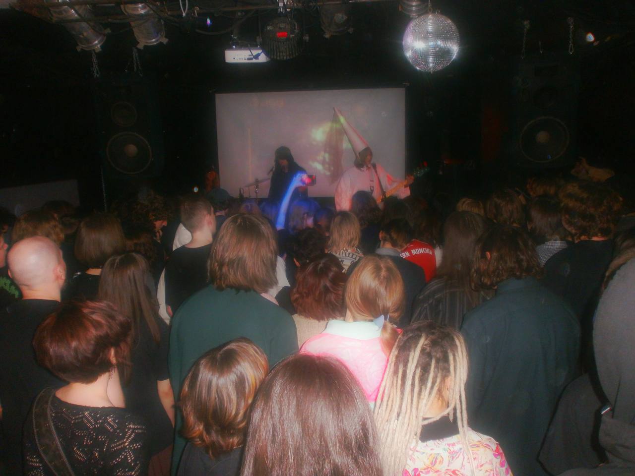 Концерт шугейз-группы «шампур» в Алматы