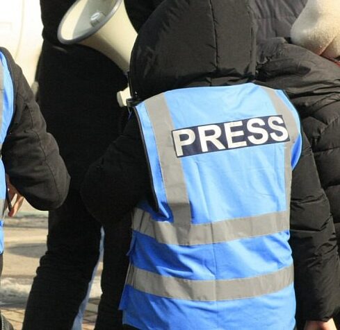 Почти 1000 казахстанских журналистов призывают сохранить действующую редакцию Конституции