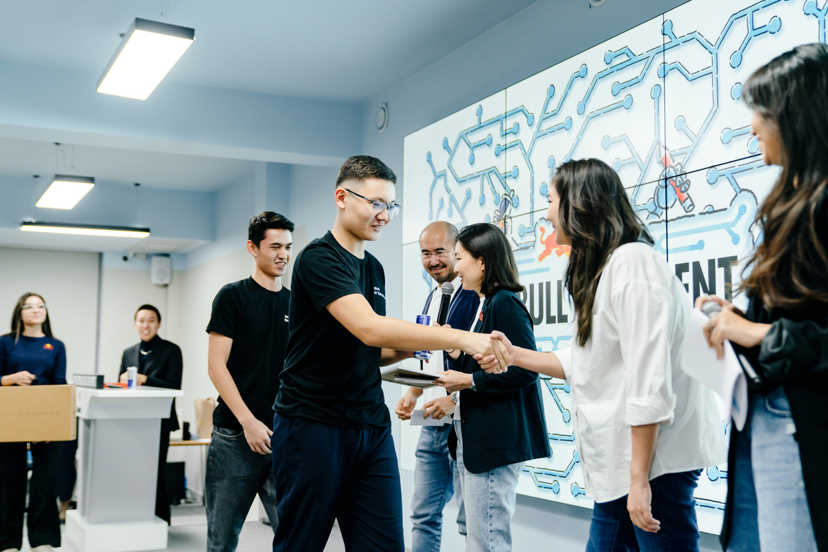 Казахстанские студенты могут отправиться в Кремниевую долину