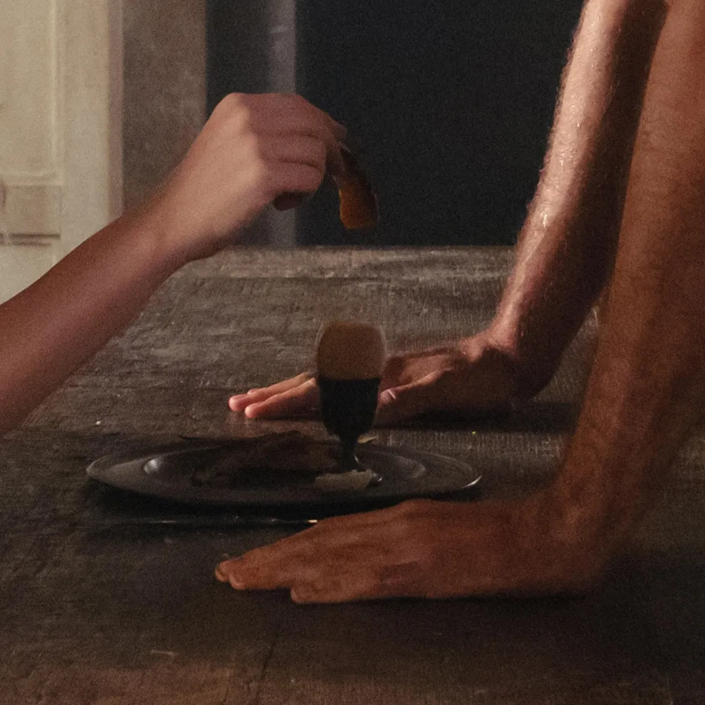 Вышел новый альбом Charlie xcx — саундтрек к «Грозовому перевалу»