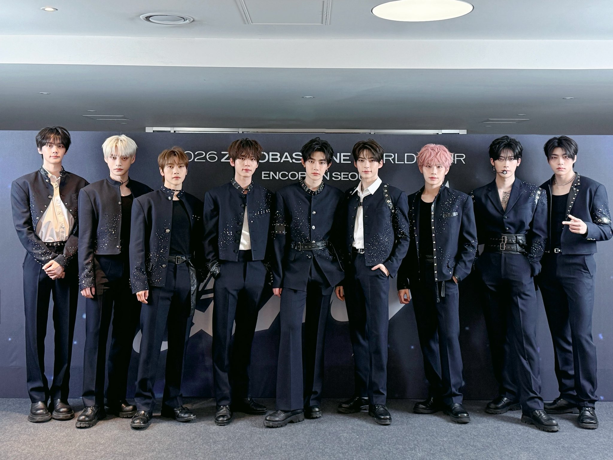 ZEROBASEONE продолжит работу в составе пяти участников