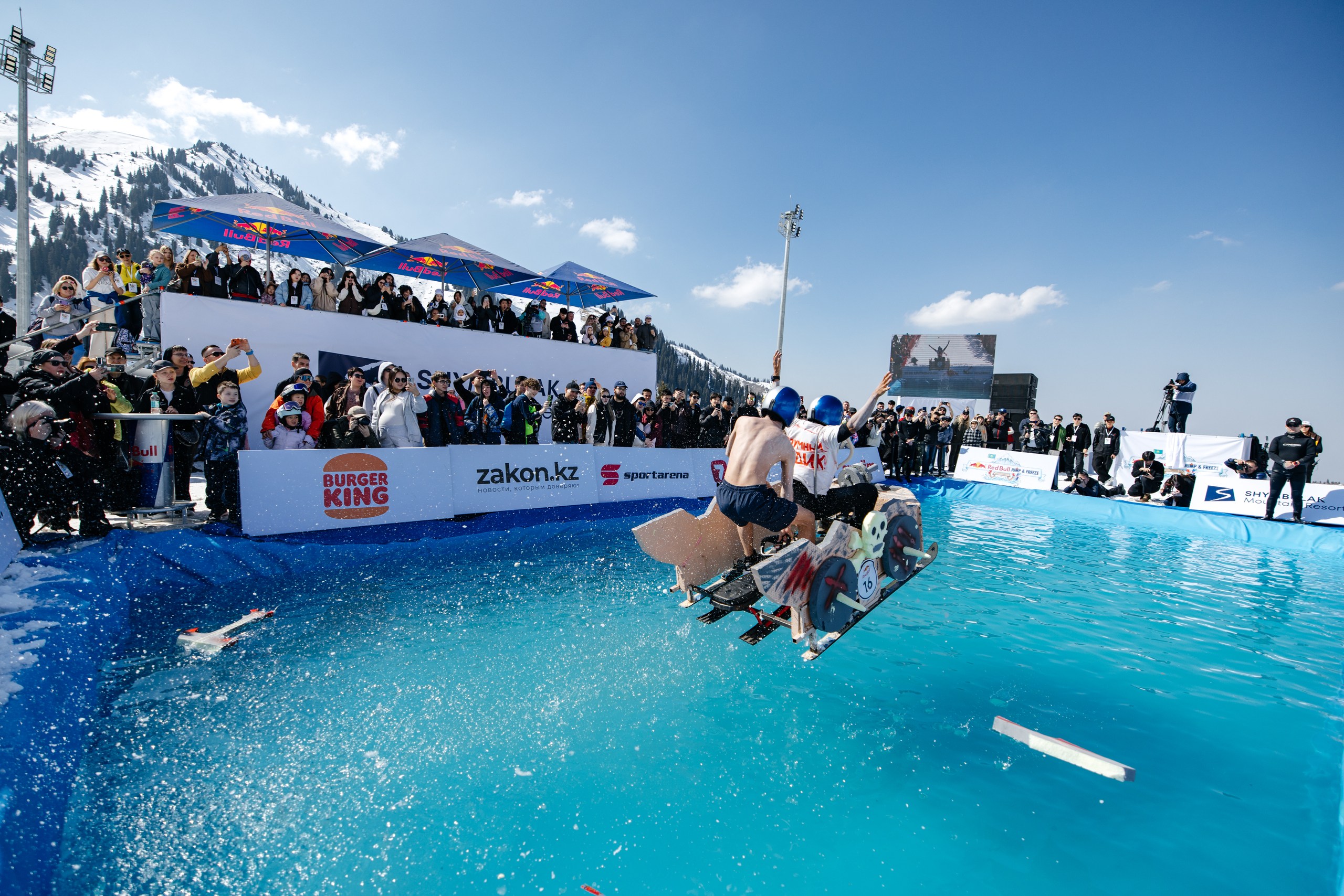 Команда Red Dragon покорила Red Bull Jump & Freeze