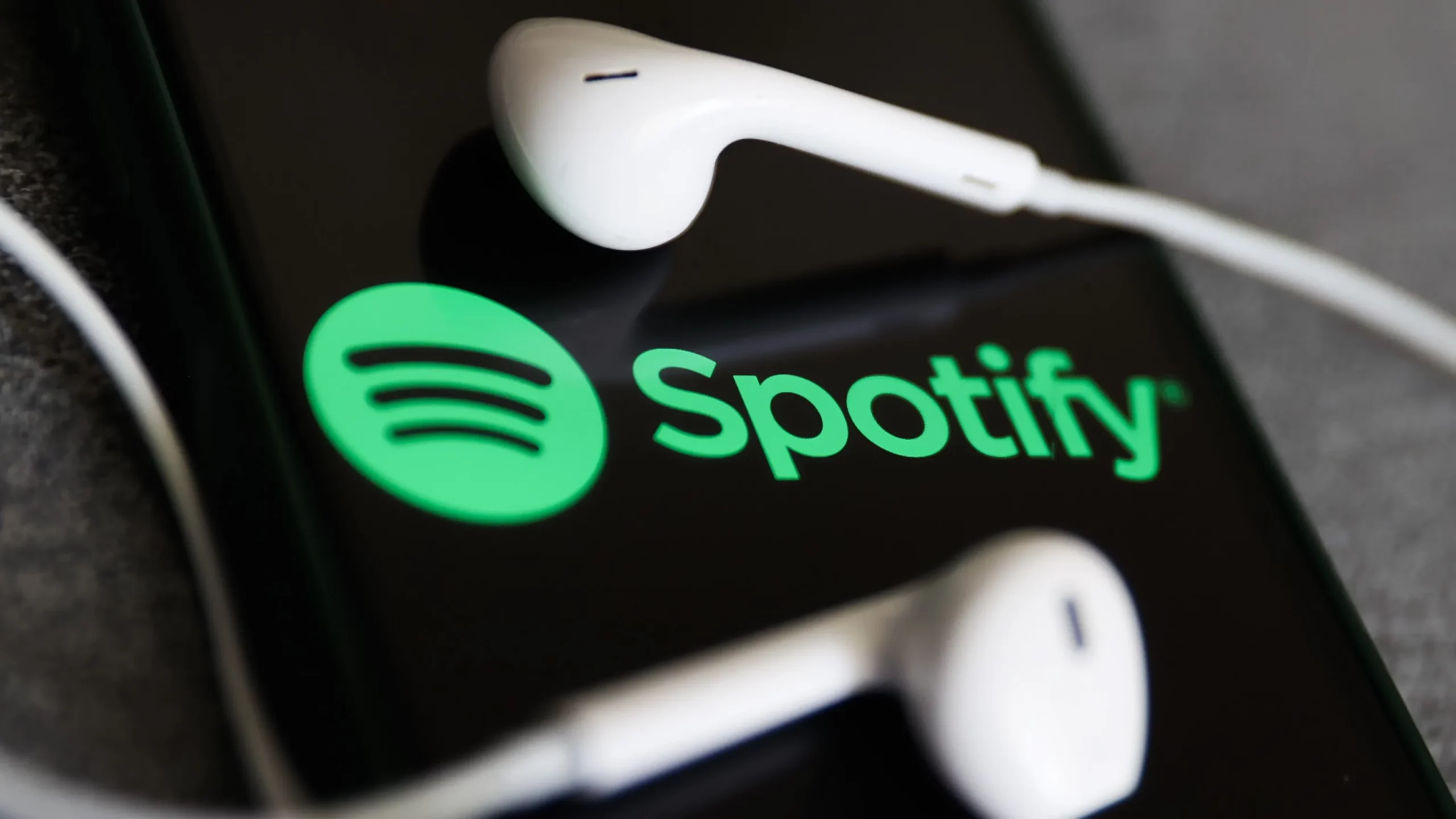 Spotify назвал самых популярных артистов в истории сервиса