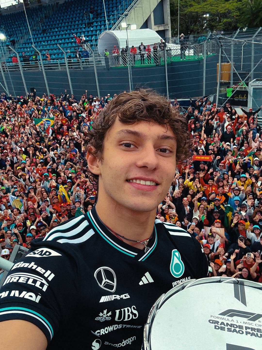 Молодой гений, любимец публики и просто красавчик — кто такой Кими Антонелли