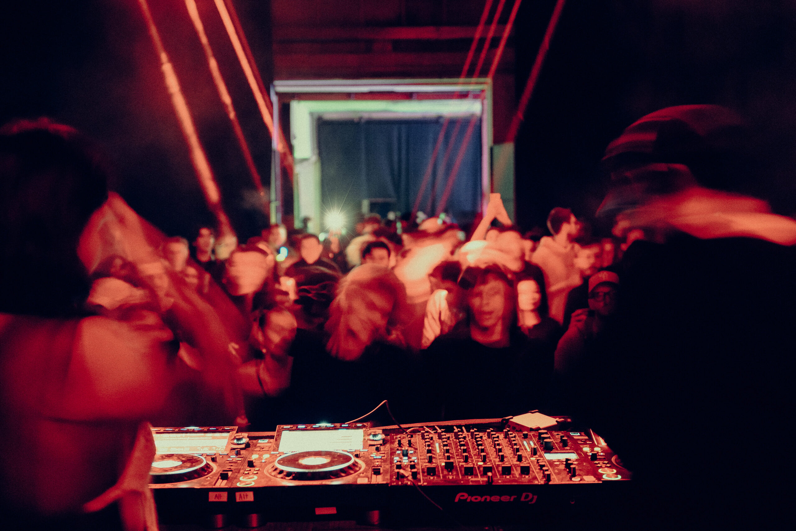 ZVUK: 10 лет в ритме техно