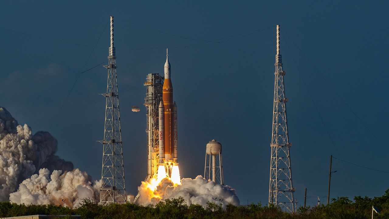 Новая космическая гонка: почему земляне делят Луну?