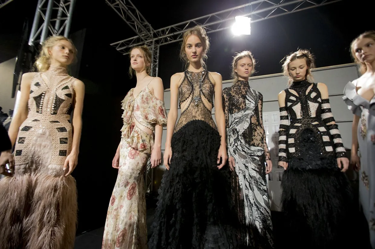 Alexander McQueen возвращается на Лондонскую неделю моды