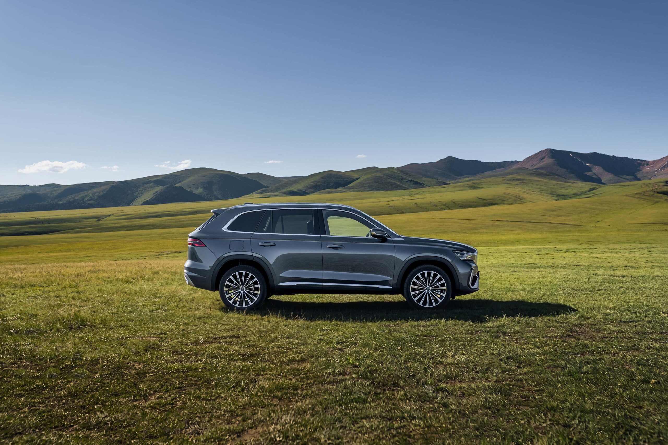 Geely представил обновлённый кроссовер Monjaro