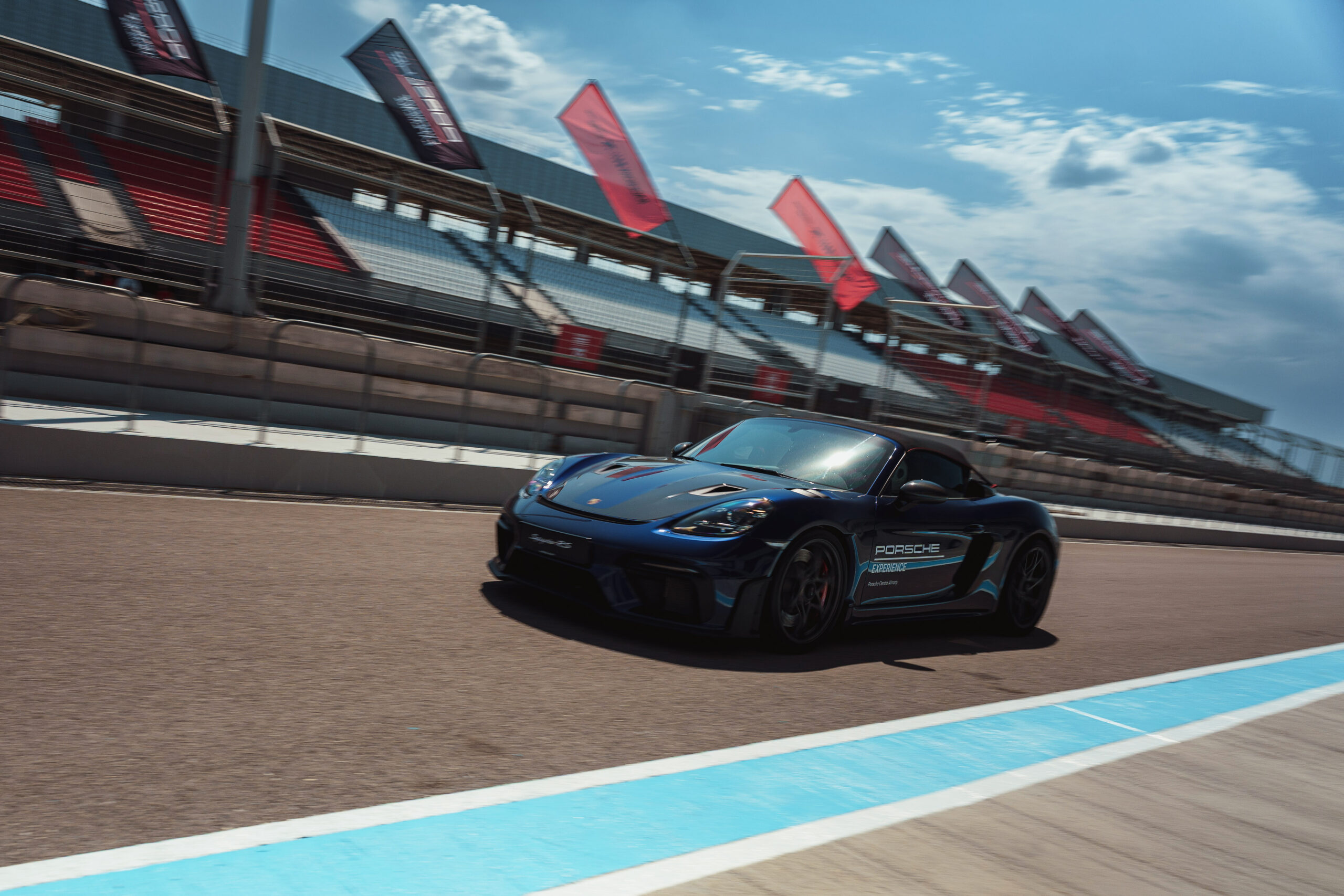 В Казахстане прошёл Porsche Track Experience 2026