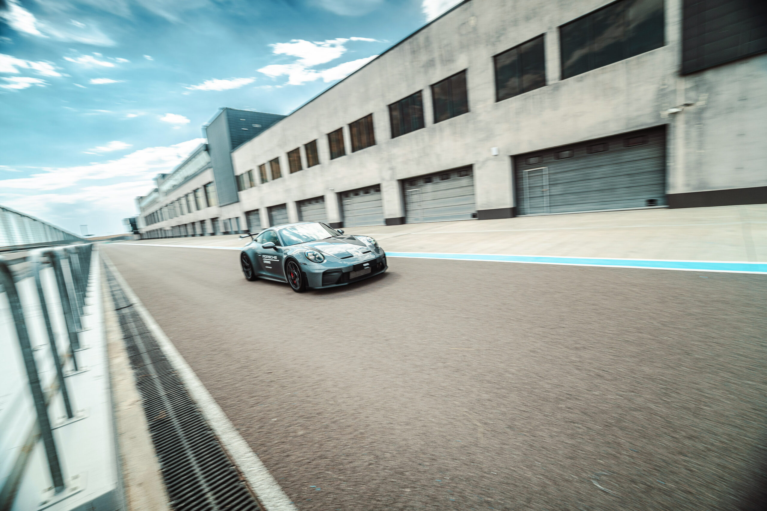 В Казахстане прошёл Porsche Track Experience 2026
