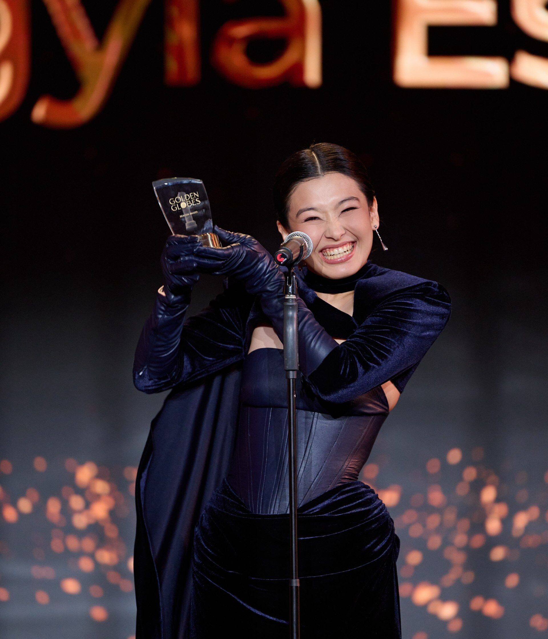 Актриса Шугыла Ешен получила награду Golden Globes