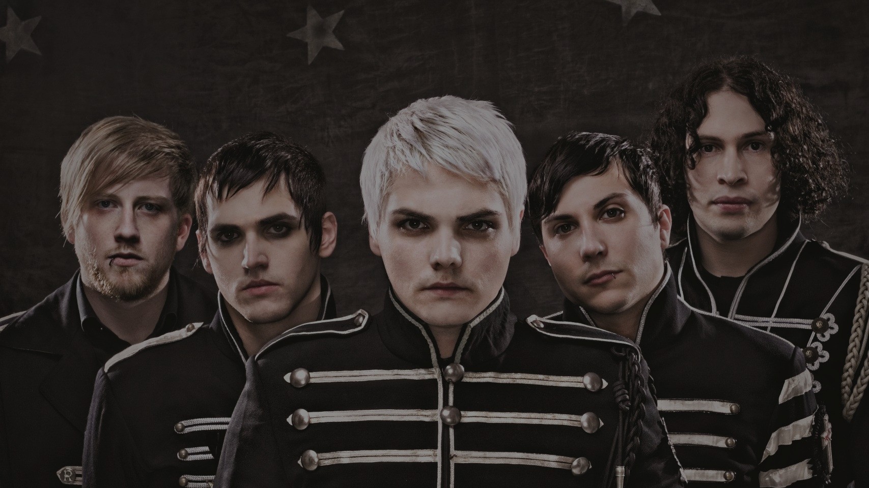 «The Black Parade» 20 лет: как концептуальная рок-опера стала главным гимном эмо-субкультуры